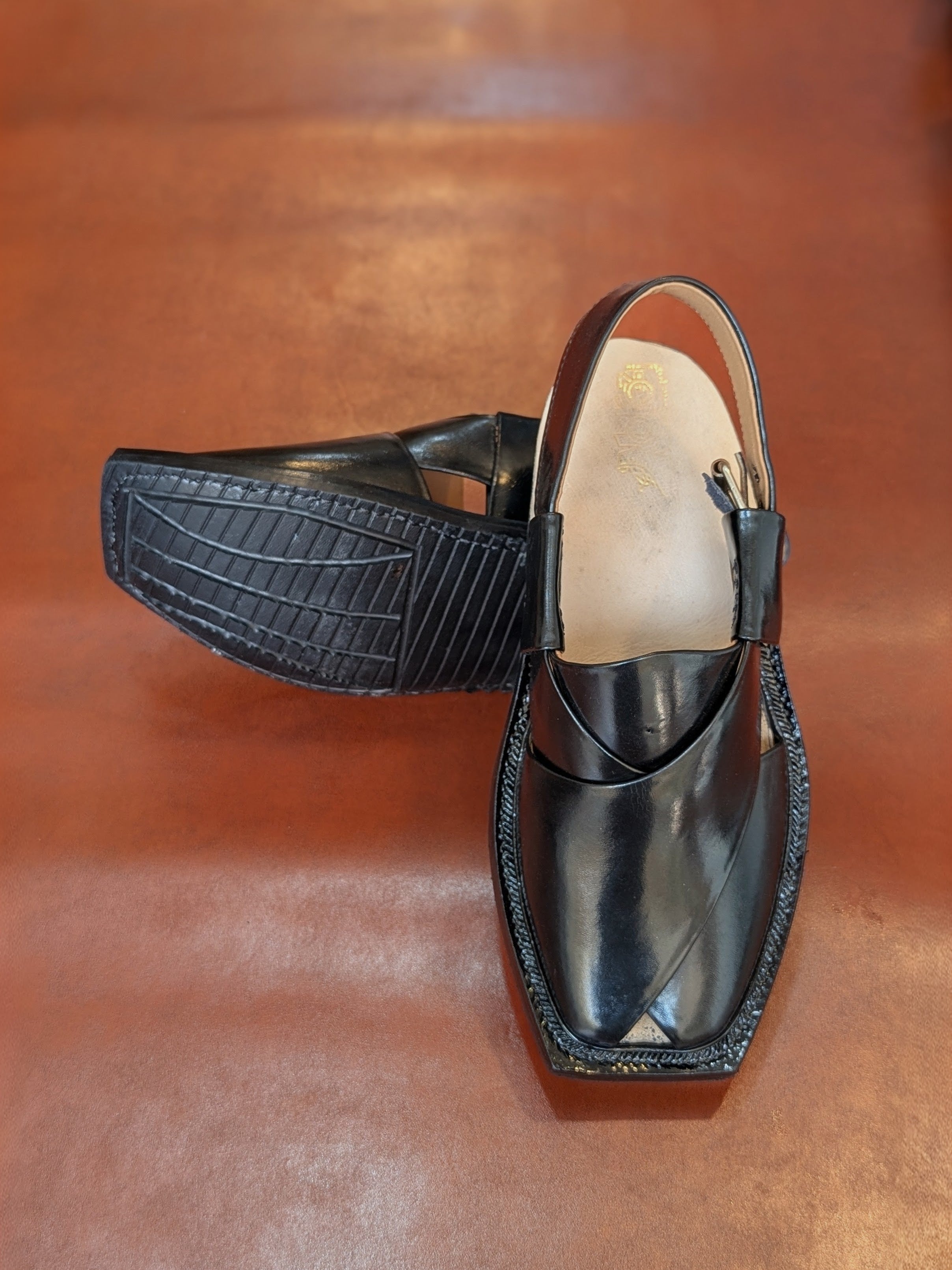 Premium Handmade Black Plain Norozi Chappal - By Sardar Norozi