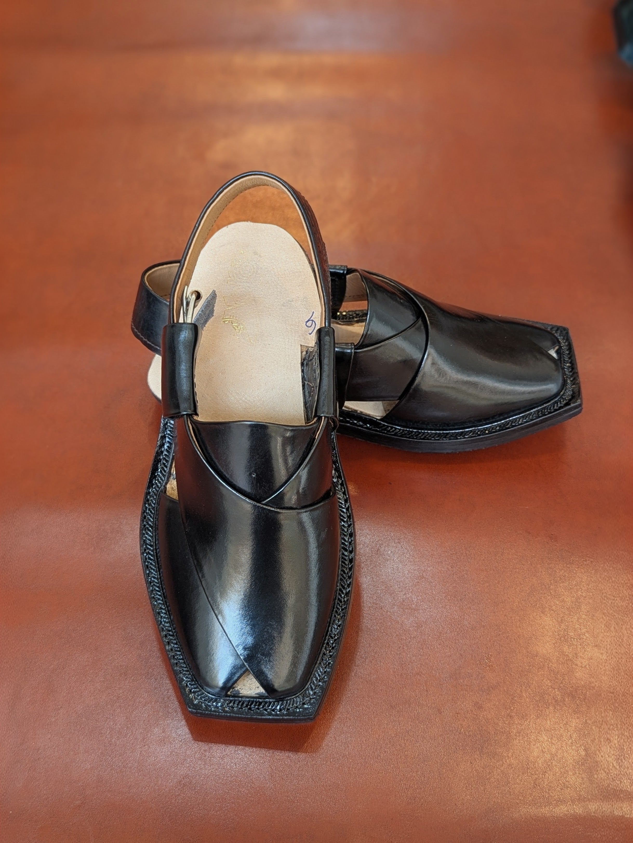 Premium Handmade Black Plain Norozi Chappal - By Sardar Norozi