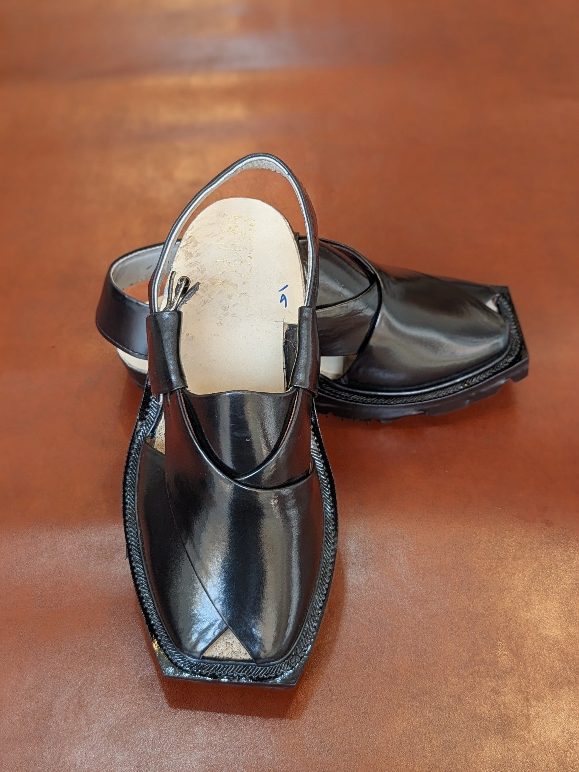 Premium Handmade Black Plain Norozi Chappal - By Sardar Norozi