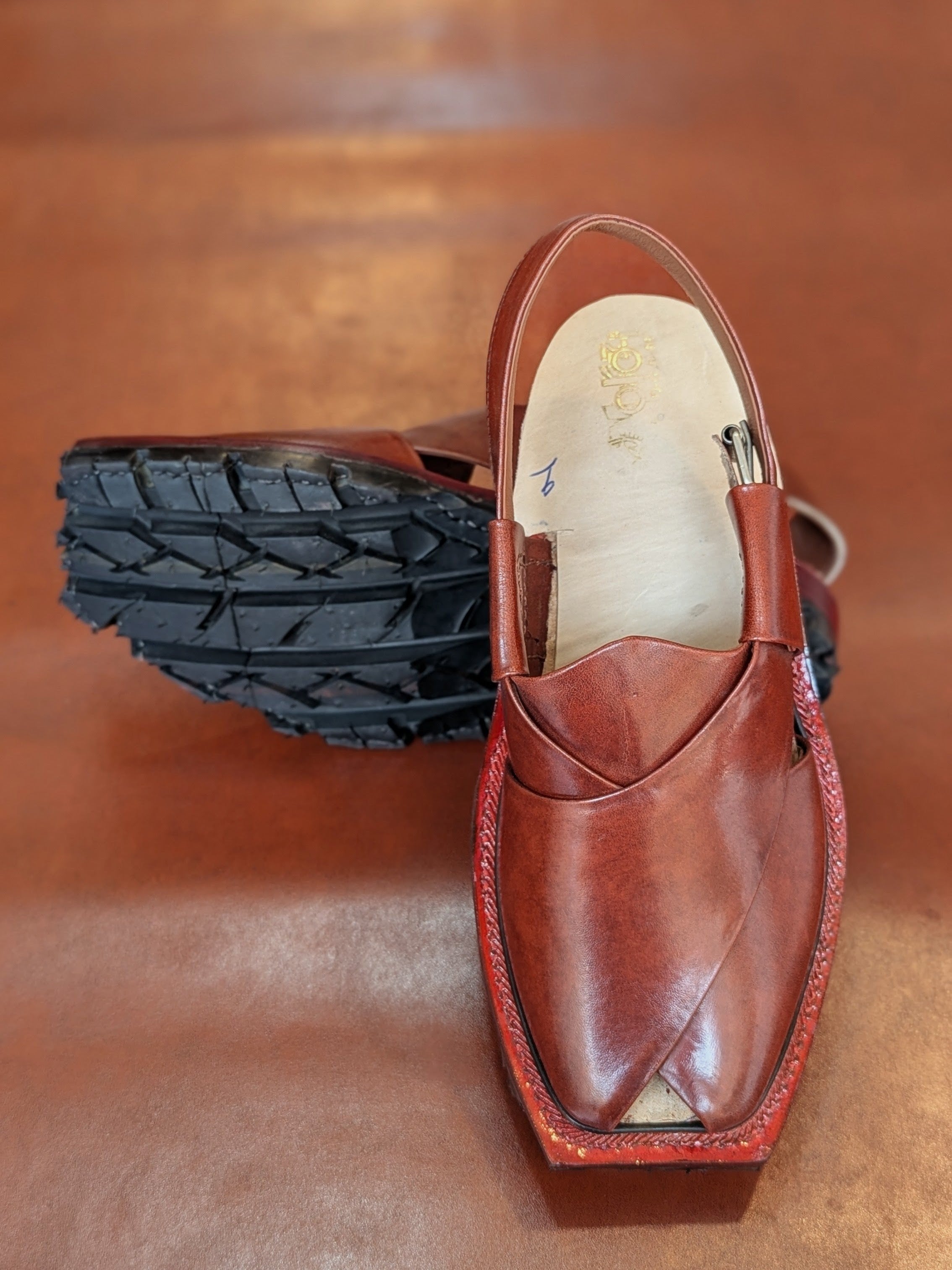 Premium Handmade Leather Brown Plain Norozi Chappal - By Sardar Norozi