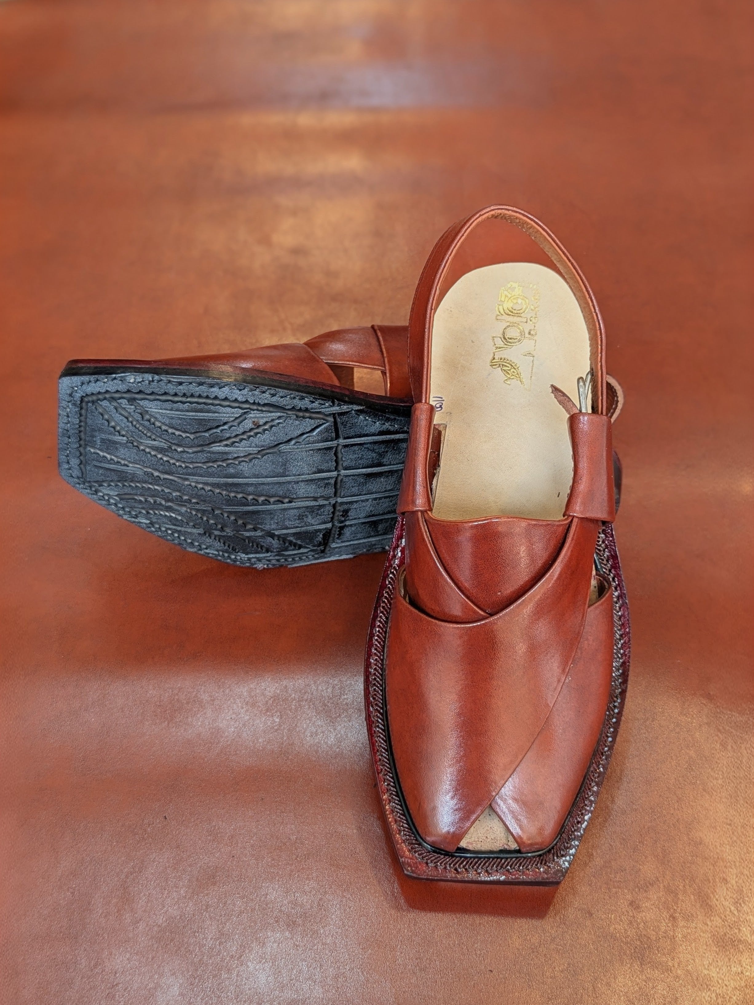 Premium Handmade Leather Brown Plain Norozi Chappal - By Sardar Norozi