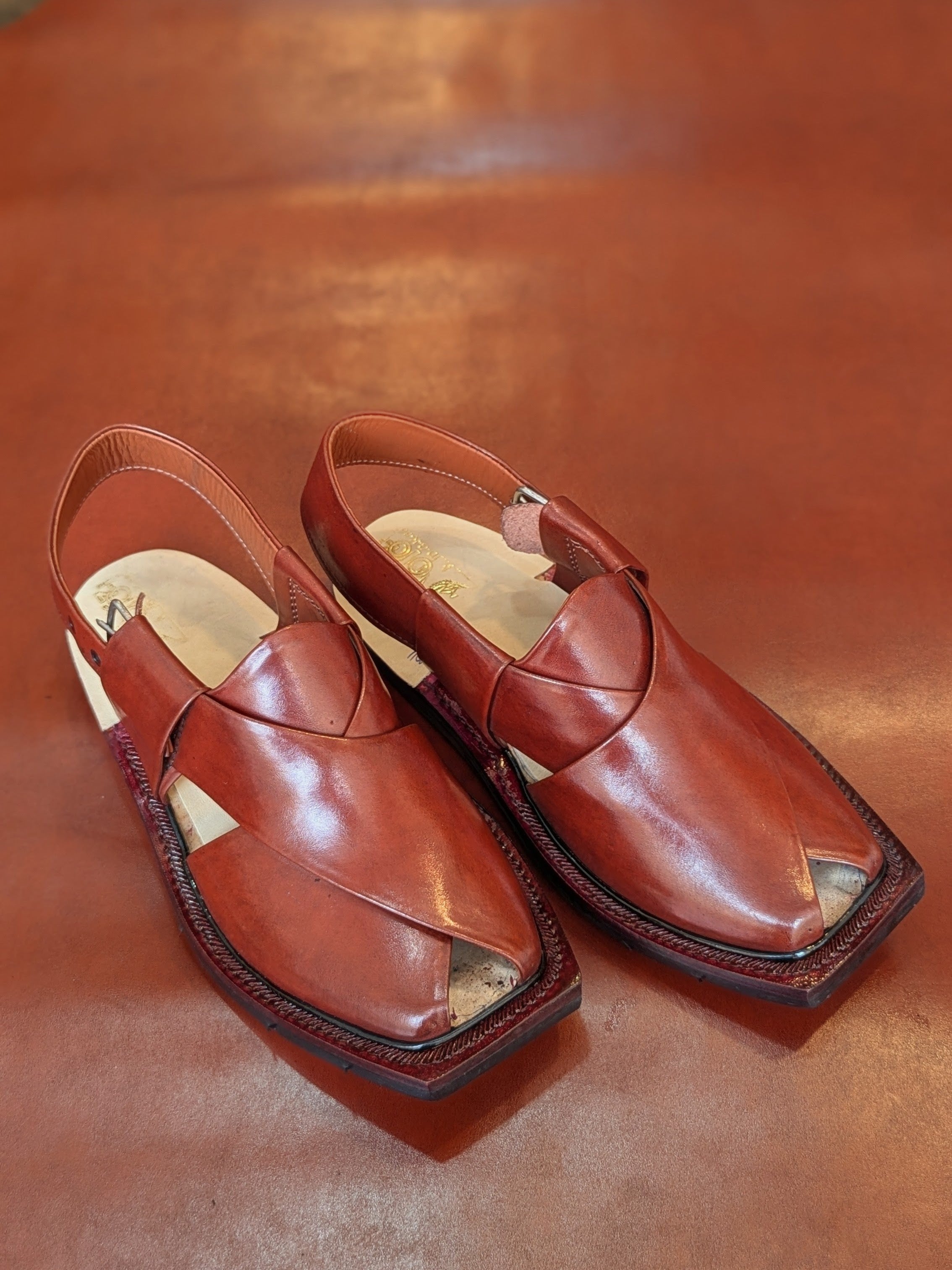 Premium Handmade Leather Brown Plain Norozi Chappal - By Sardar Norozi