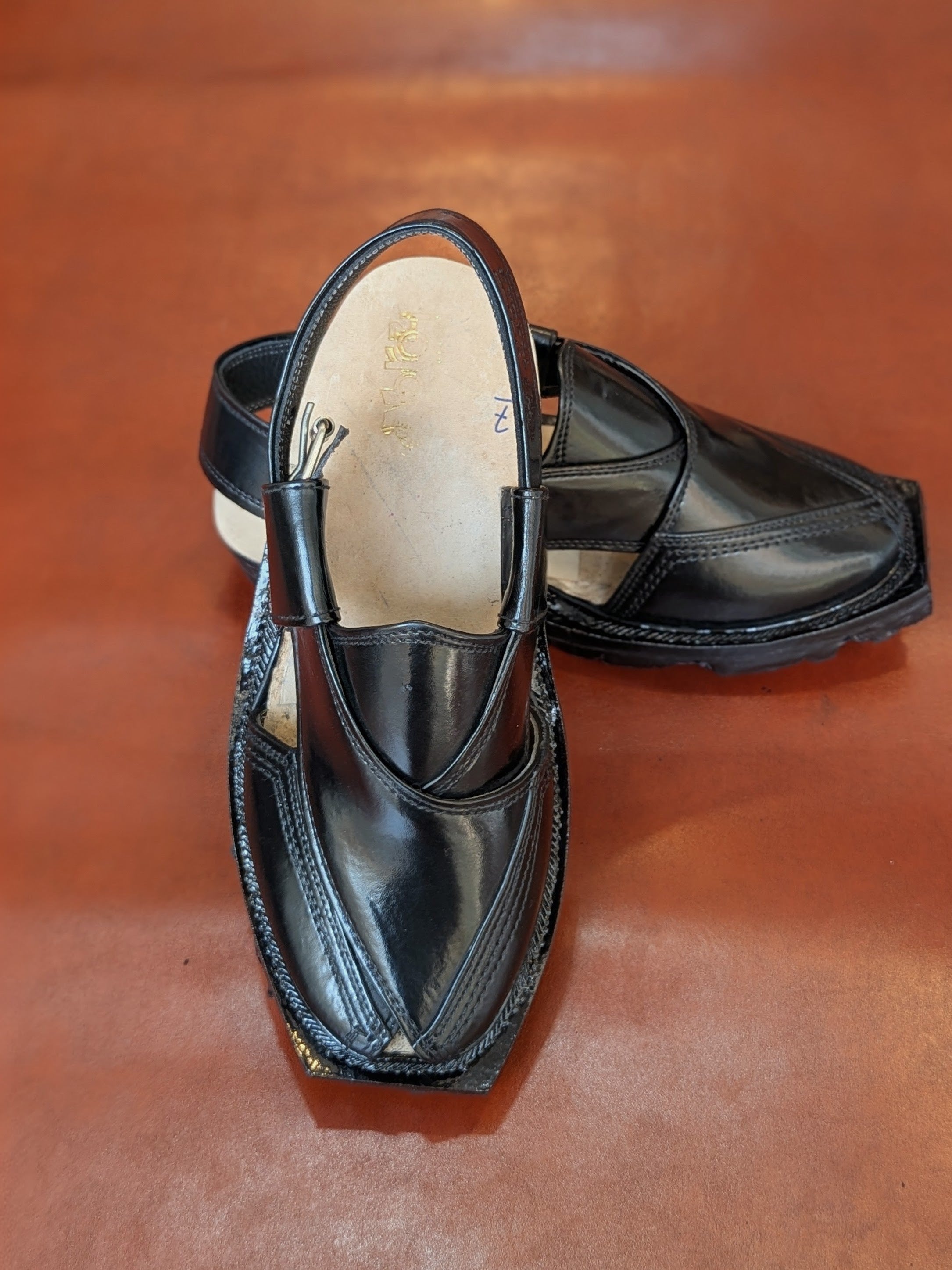 Handmade Genuine Leather Black Gool Norozi Chappal By Sardar Norozi